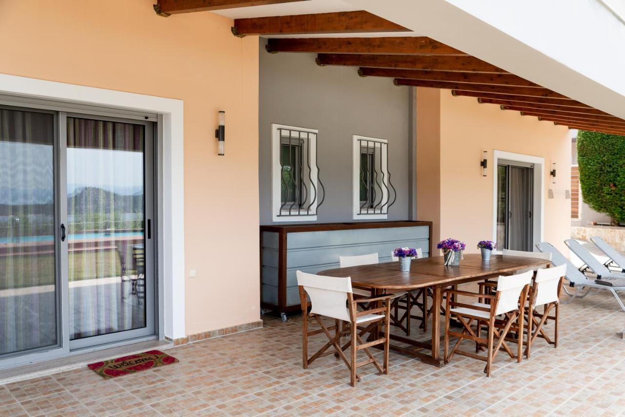Villa Armonia Lago di Vouliagmeni Esterno foto